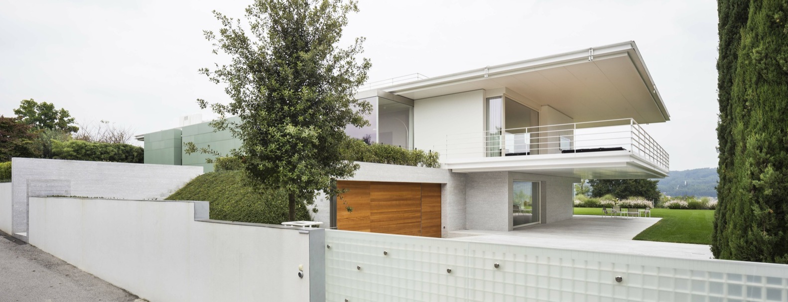 An Elegant Contemporary Home for a Couple with Three Children in Treviso by Zaetta Studio (3)