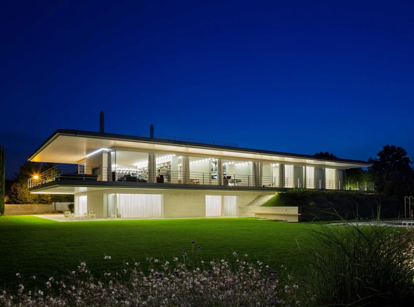 An Elegant Contemporary Home for a Couple with Three Children in Treviso by Zaetta Studio (32)