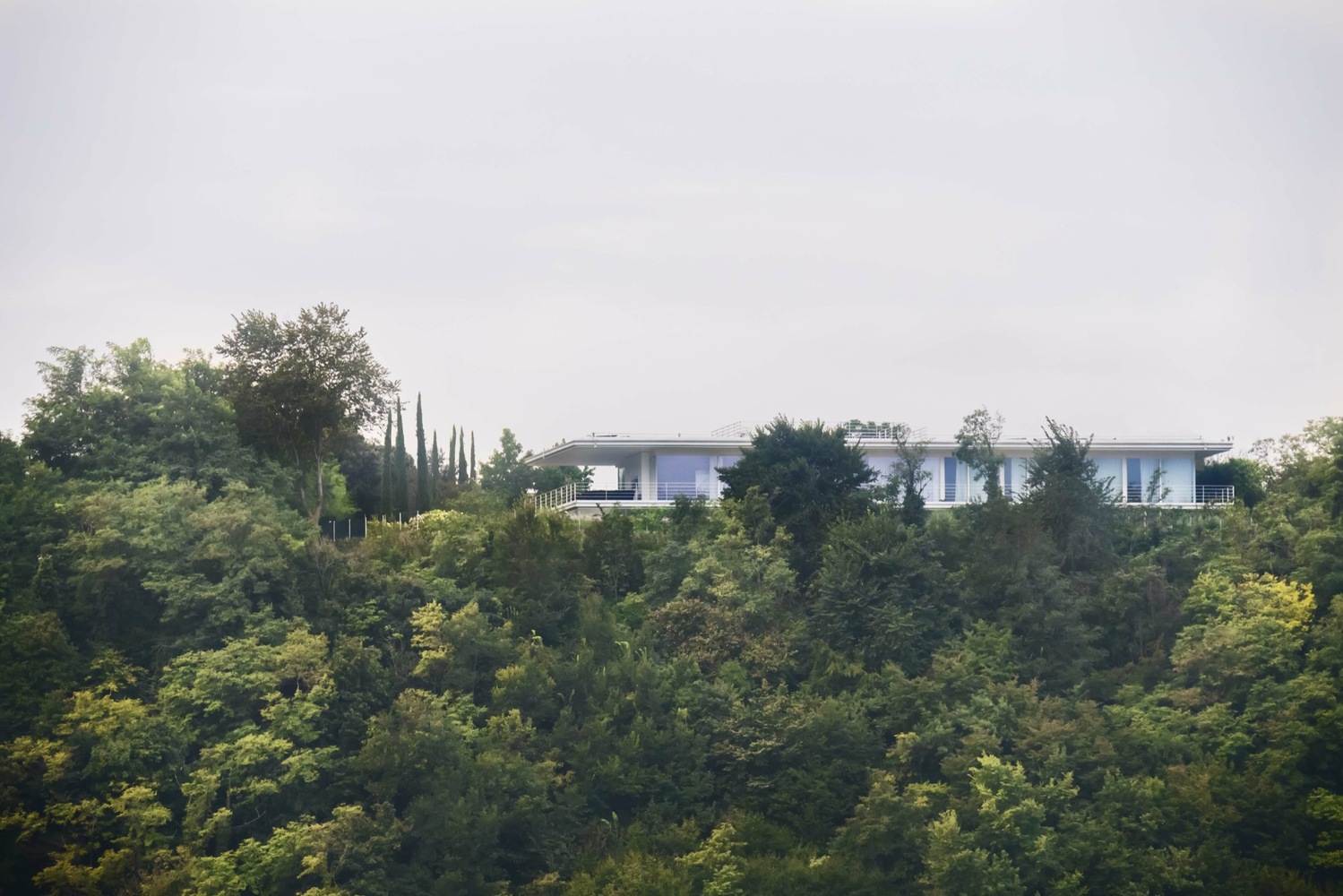 An Elegant Contemporary Home for a Couple with Three Children in Treviso by Zaetta Studio (4)