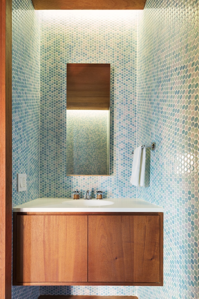 An Elegant Contemporary Home in the Woods for a Young Family of Five in Southampton by Rangr Studio (15)