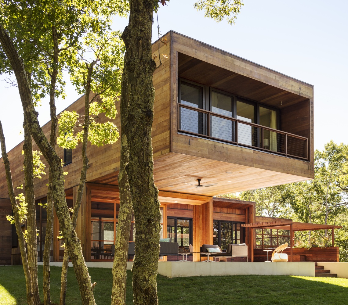 An Elegant Contemporary Home in the Woods for a Young Family of Five in Southampton by Rangr Studio (3)