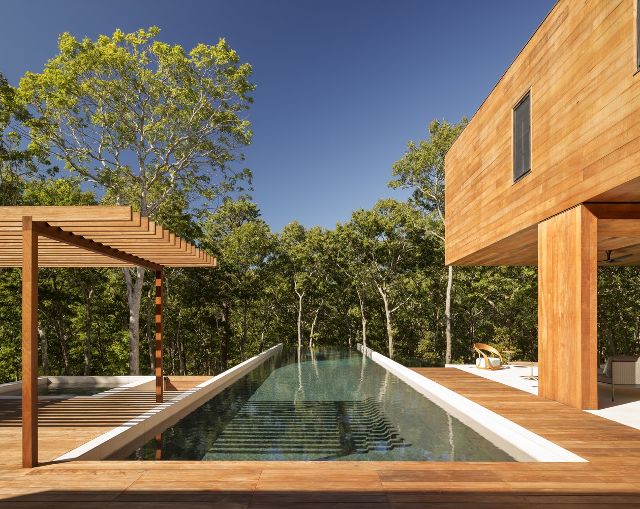 An Elegant Contemporary Home in the Woods for a Young Family of Five in Southampton by Rangr Studio (5)