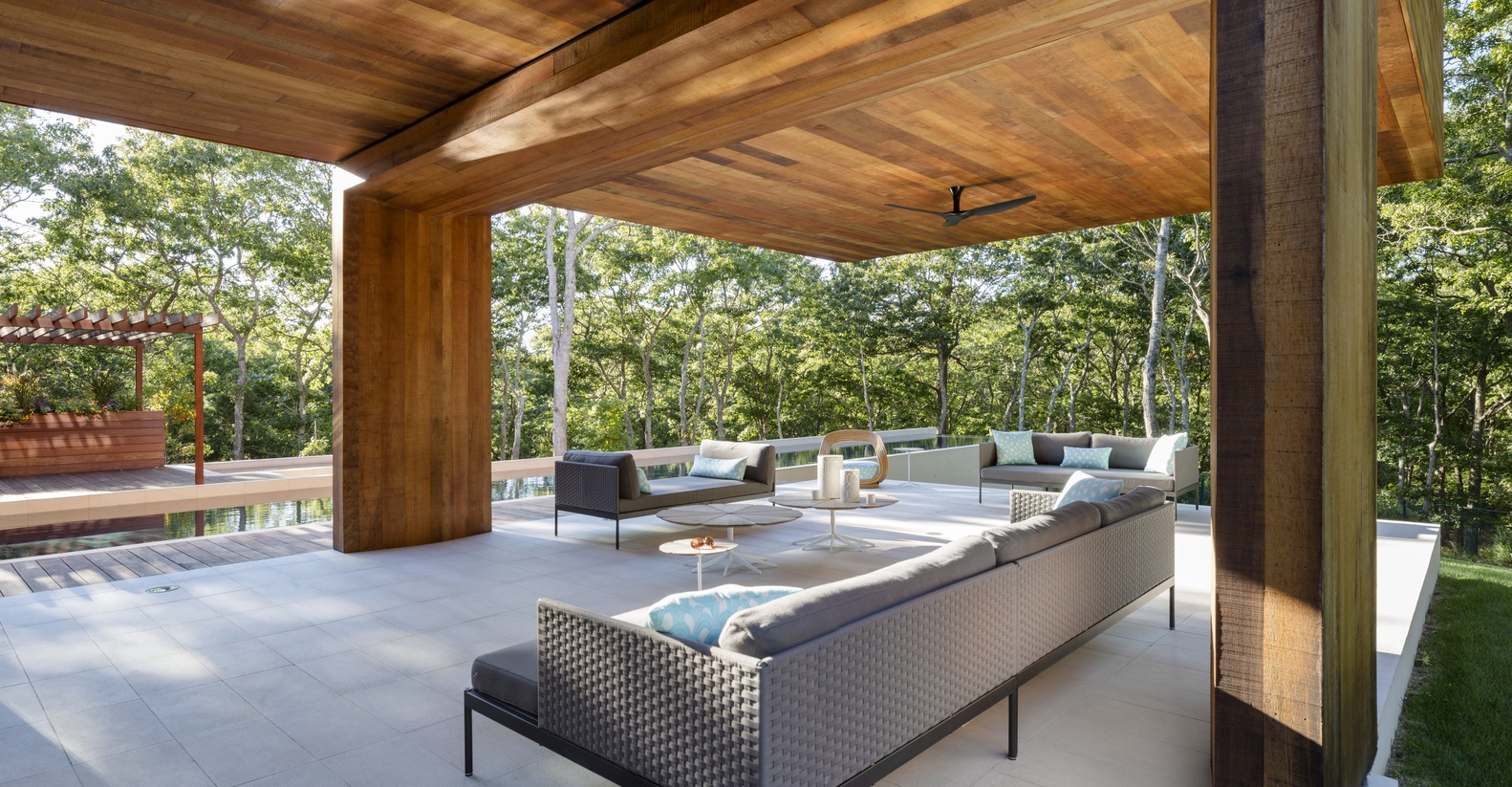 An Elegant Contemporary Home in the Woods for a Young Family of Five in Southampton by Rangr Studio (7)