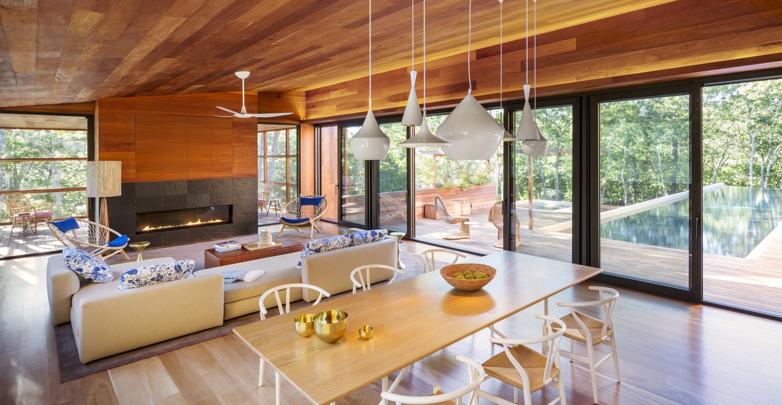 An Elegant Contemporary Home in the Woods for a Young Family of Five in Southampton by Rangr Studio (9)