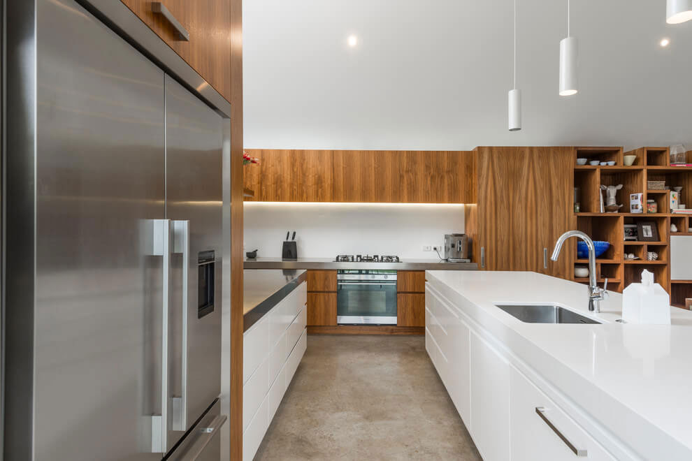 An Elegant Contemporary Home with Cathedral Ceiling and Gable in New Zealand by W2 Limited (4)