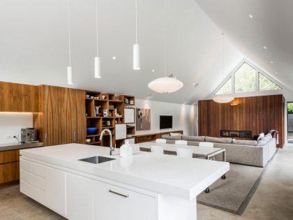 An Elegant Contemporary Home with Cathedral Ceiling and Gable in New Zealand by W2 Limited (5)