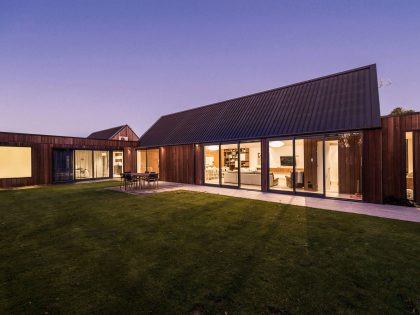 An Elegant Contemporary Home with Cathedral Ceiling and Gable in New Zealand by W2 Limited (8)