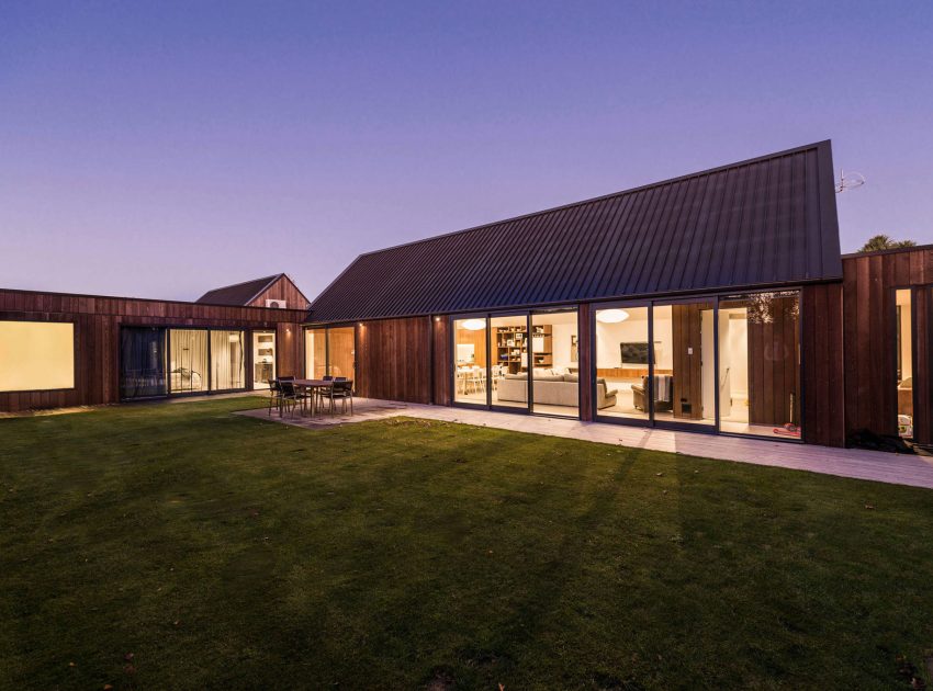 An Elegant Contemporary Home with Cathedral Ceiling and Gable in New Zealand by W2 Limited (8)