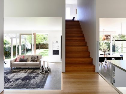 An Elegant Contemporary Home with Faceted Window Recesses in Sandy Bay by Preston Lane Architects (3)