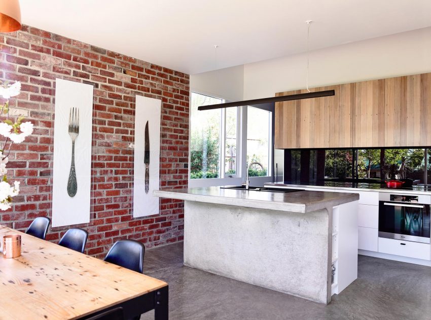 An Elegant Contemporary Home with Faceted Window Recesses in Sandy Bay by Preston Lane Architects (6)