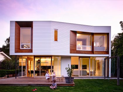 An Elegant Contemporary Home with Faceted Window Recesses in Sandy Bay by Preston Lane Architects (9)