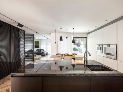 An Elegant Contemporary Home with Light and Airy Interiors in Ramat HaSharon by Tal Goldsmith Fish Design Studio (8)