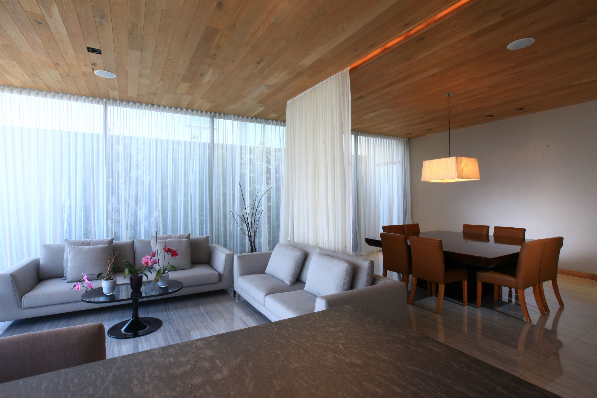 An Elegant Contemporary Home with Light and Welcoming Atmosphere in Mexico City by Código Z (4)