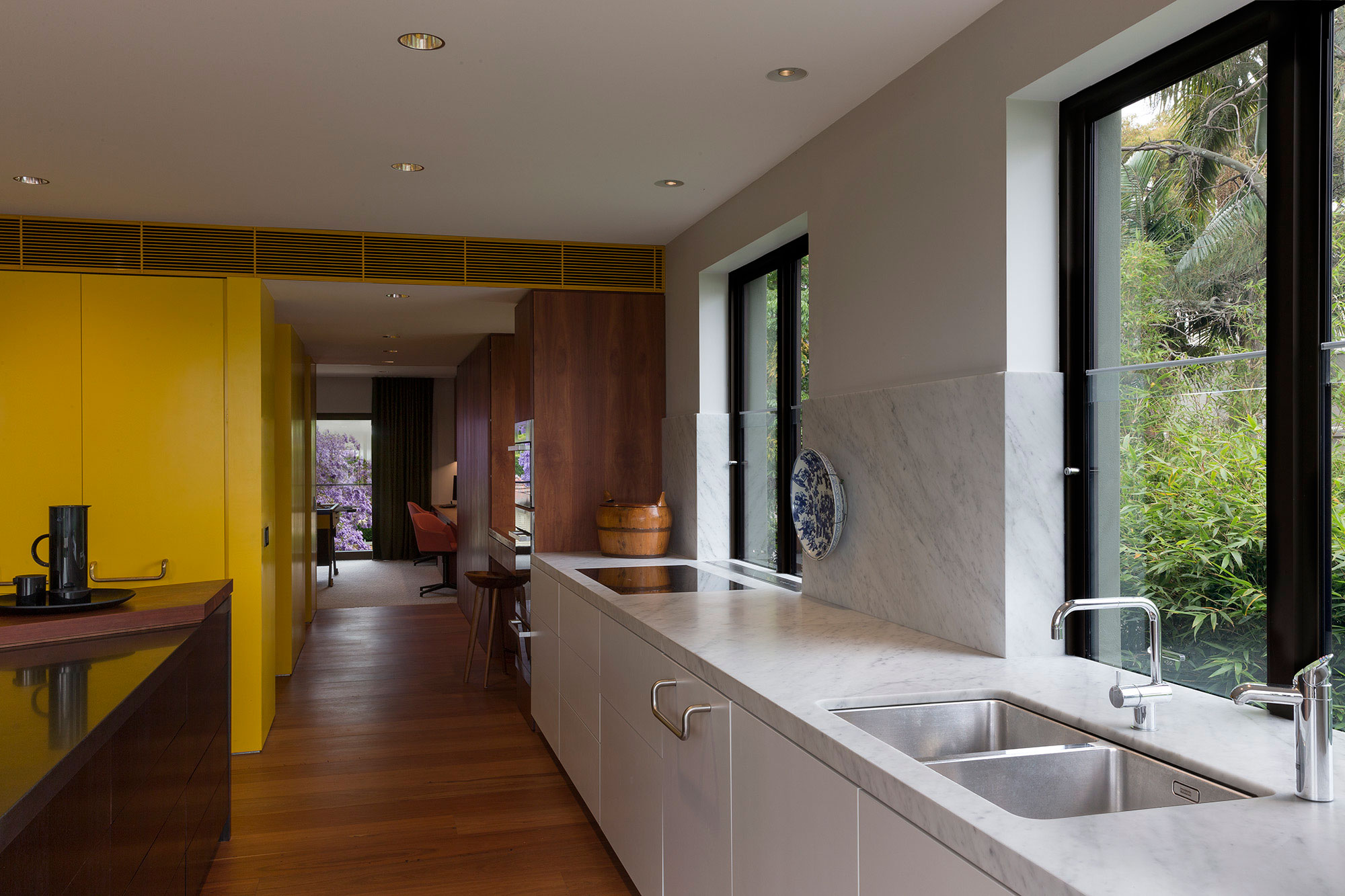 An Elegant Contemporary Home with Spiral Staircase and Classic Furniture in Sydney by CO-AP (10)