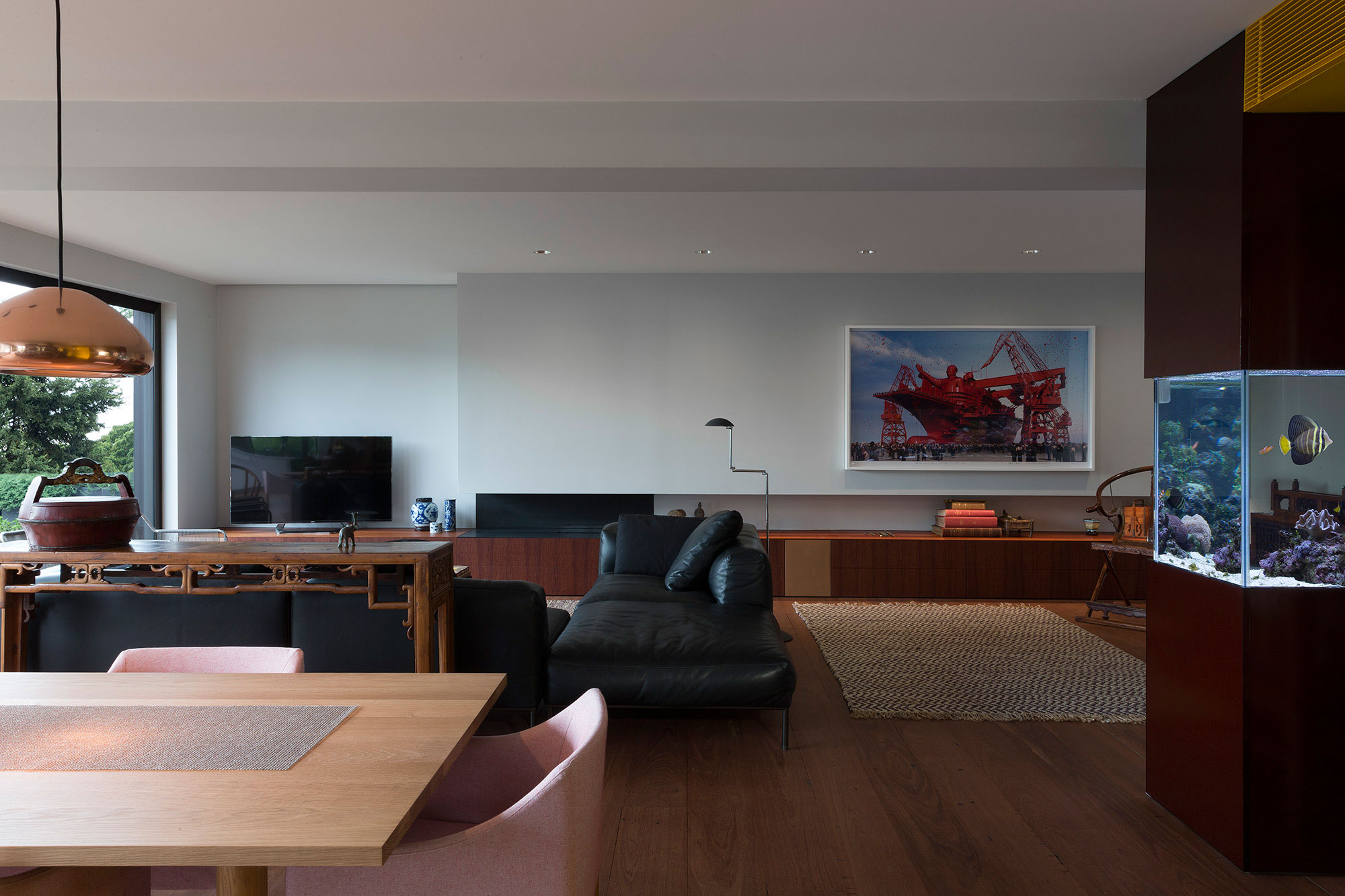 An Elegant Contemporary Home with Spiral Staircase and Classic Furniture in Sydney by CO-AP (6)