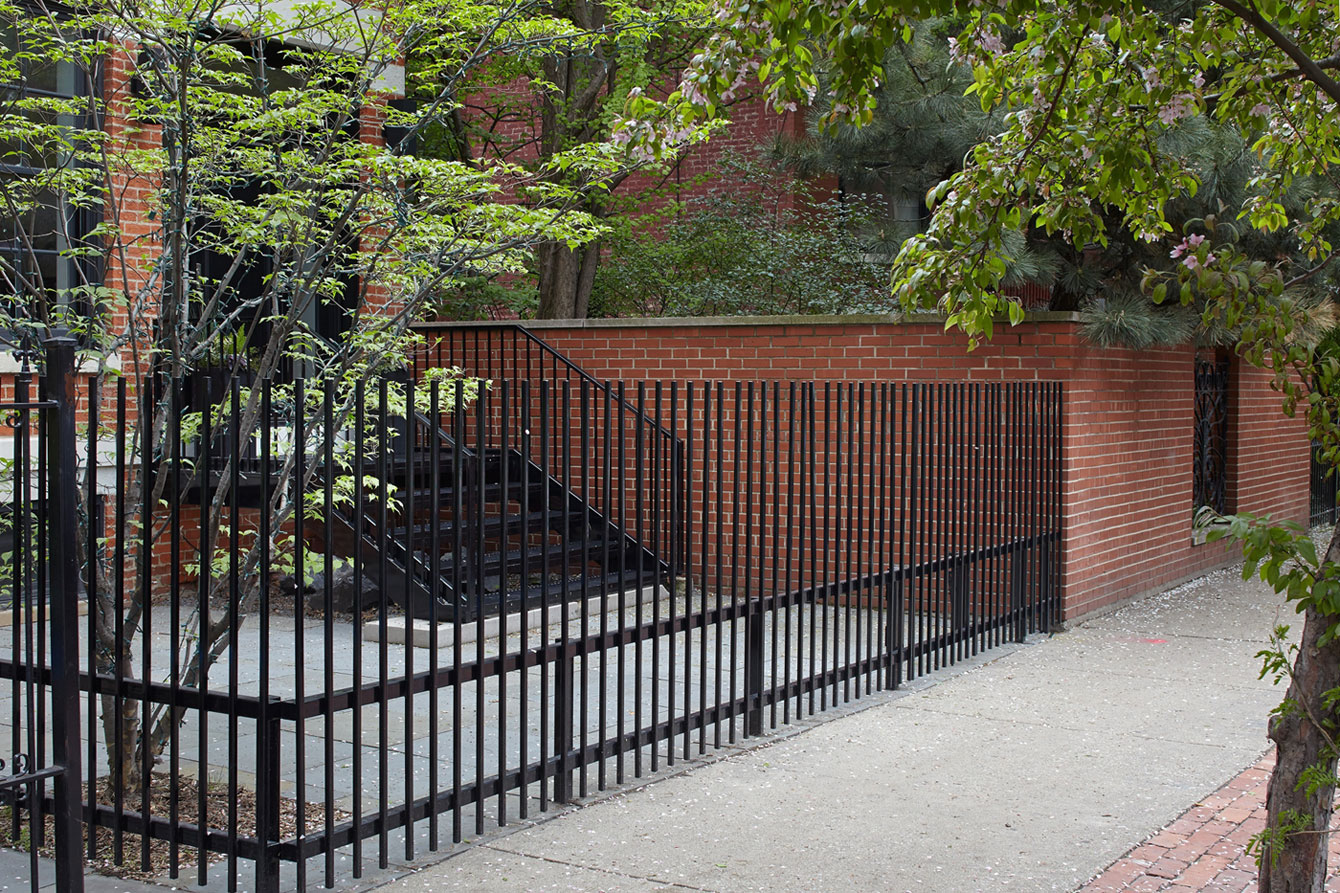 An Elegant Contemporary Home with Vertical Structure in Chicago by Hufft Projects (2)