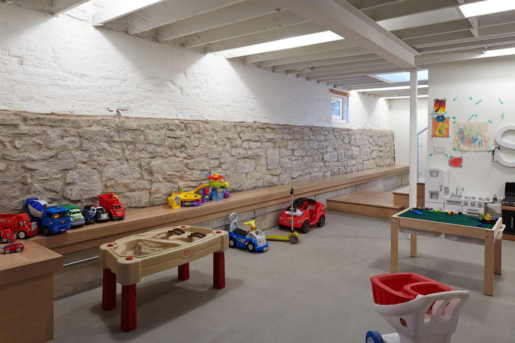 An Elegant Contemporary Home with Vertical Structure in Chicago by Hufft Projects (29)