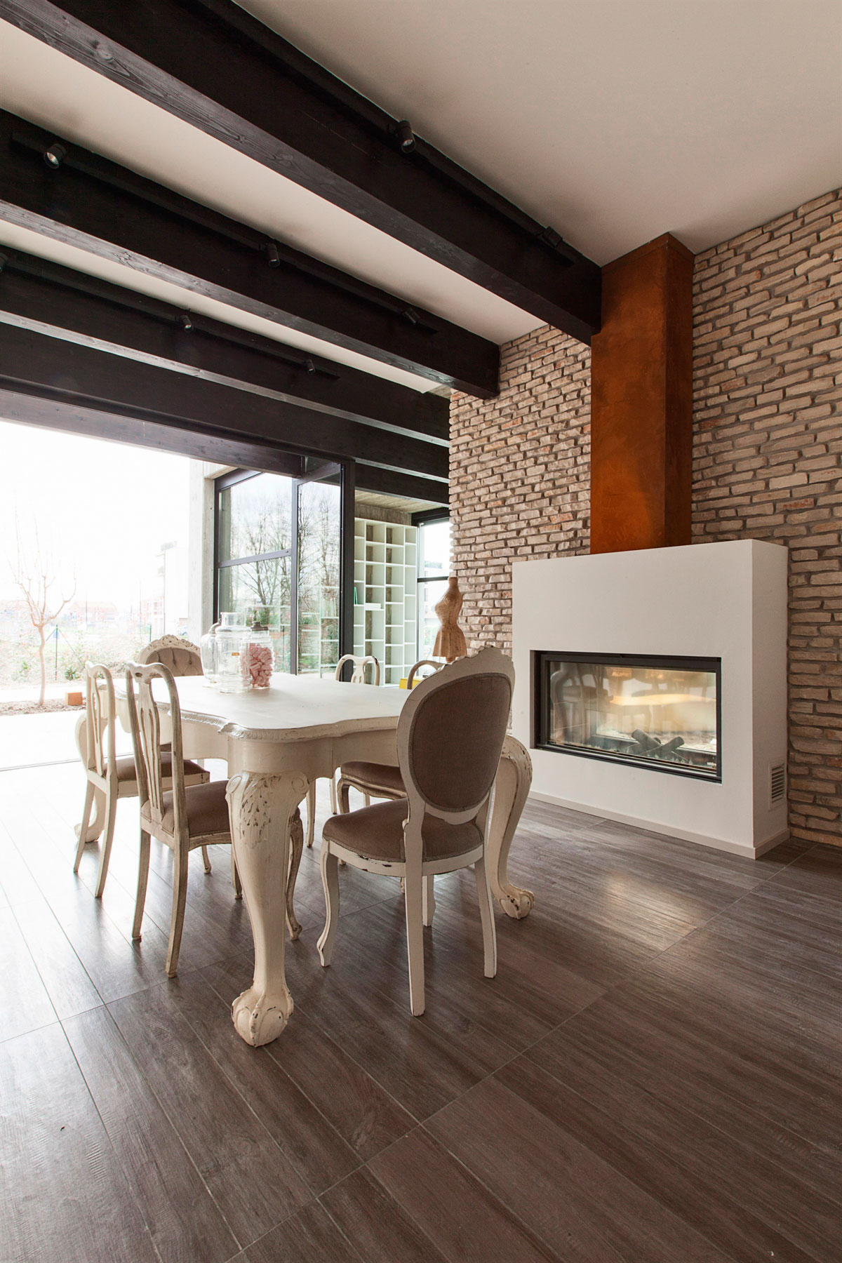 An Elegant Contemporary Home with a Stunning Landscaping Program in Bologna, Italy by Giraldi Associati Architetti (25)