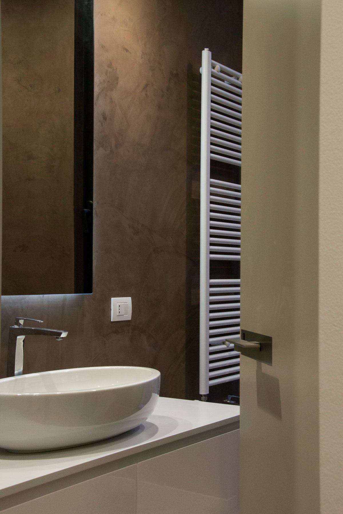 An Elegant Contemporary Home with a Stunning Landscaping Program in Bologna, Italy by Giraldi Associati Architetti (36)