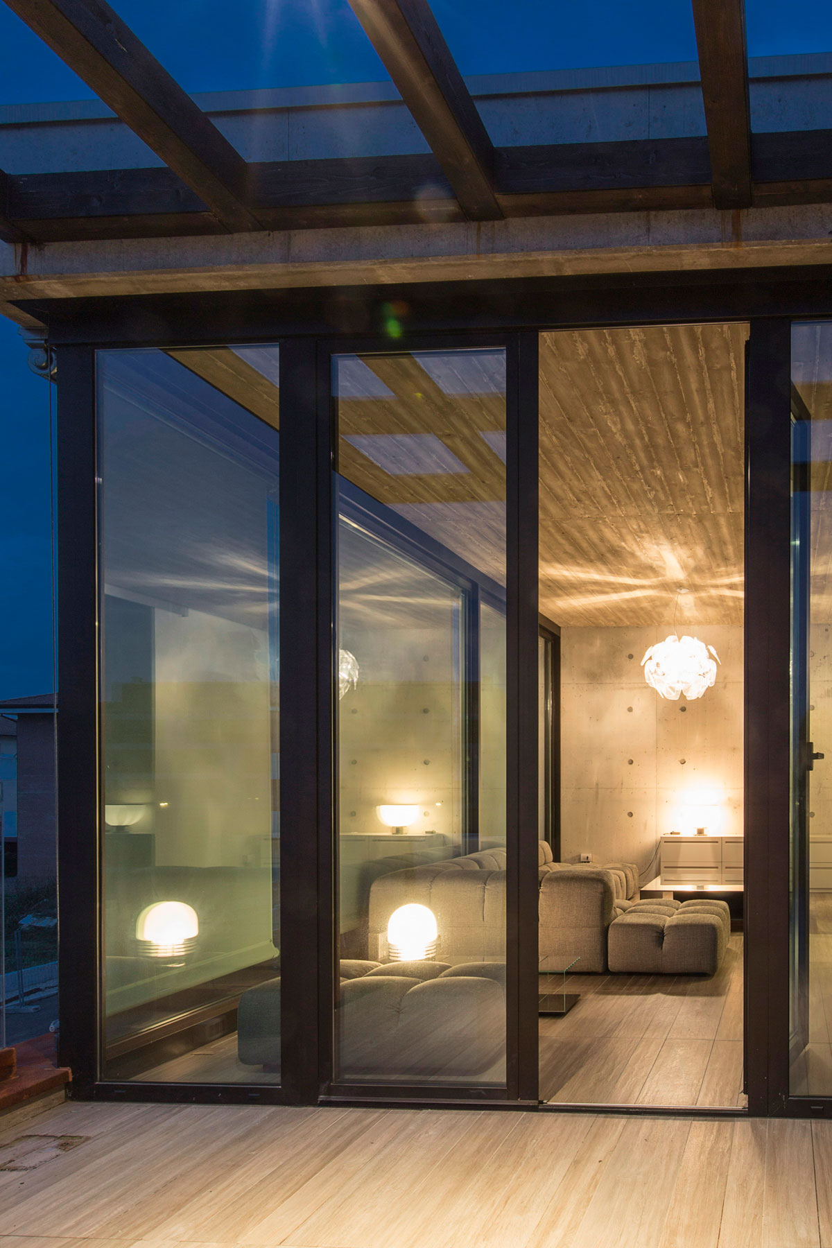 An Elegant Contemporary Home with a Stunning Landscaping Program in Bologna, Italy by Giraldi Associati Architetti (43)