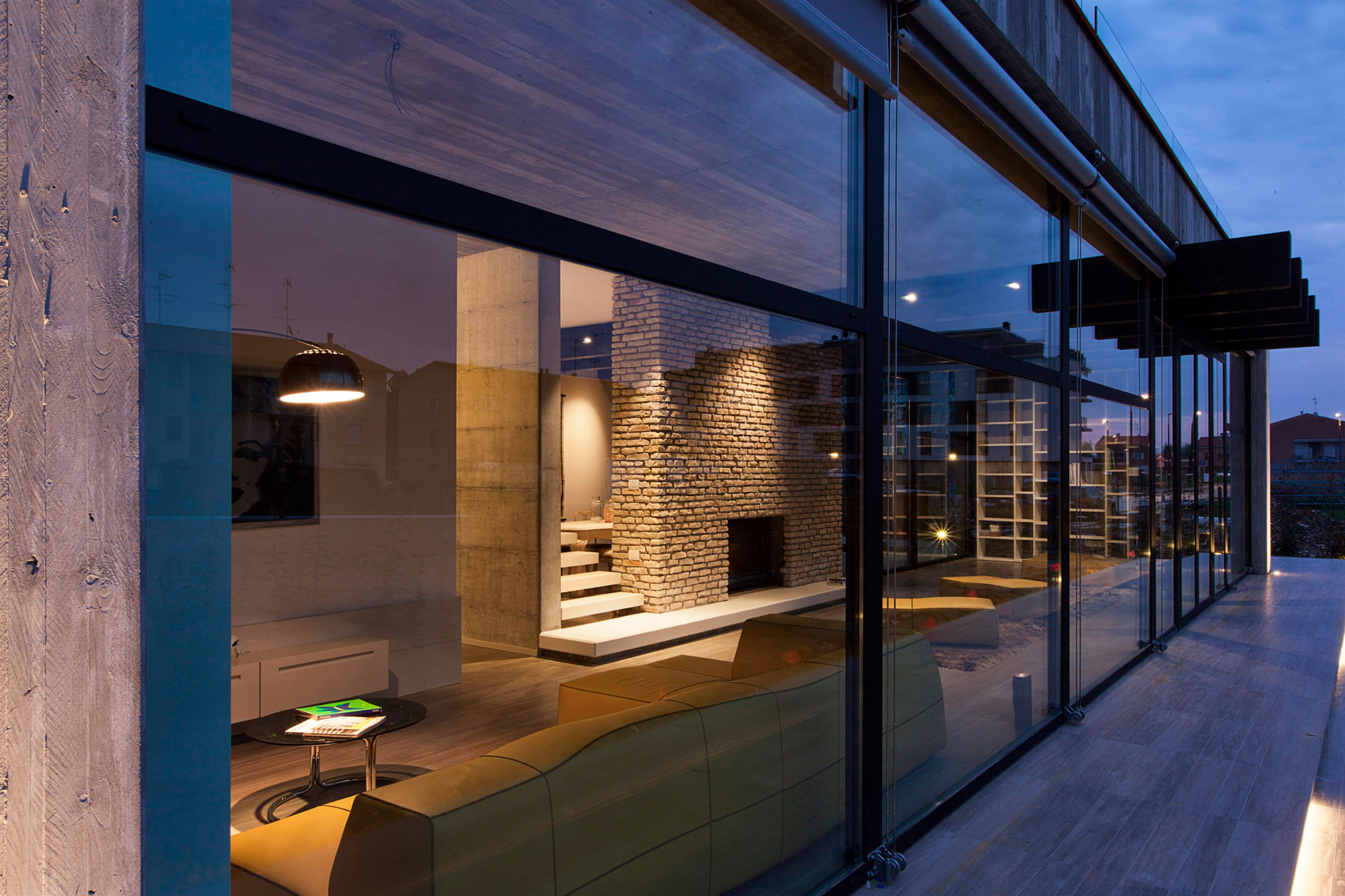 An Elegant Contemporary Home with a Stunning Landscaping Program in Bologna, Italy by Giraldi Associati Architetti (45)