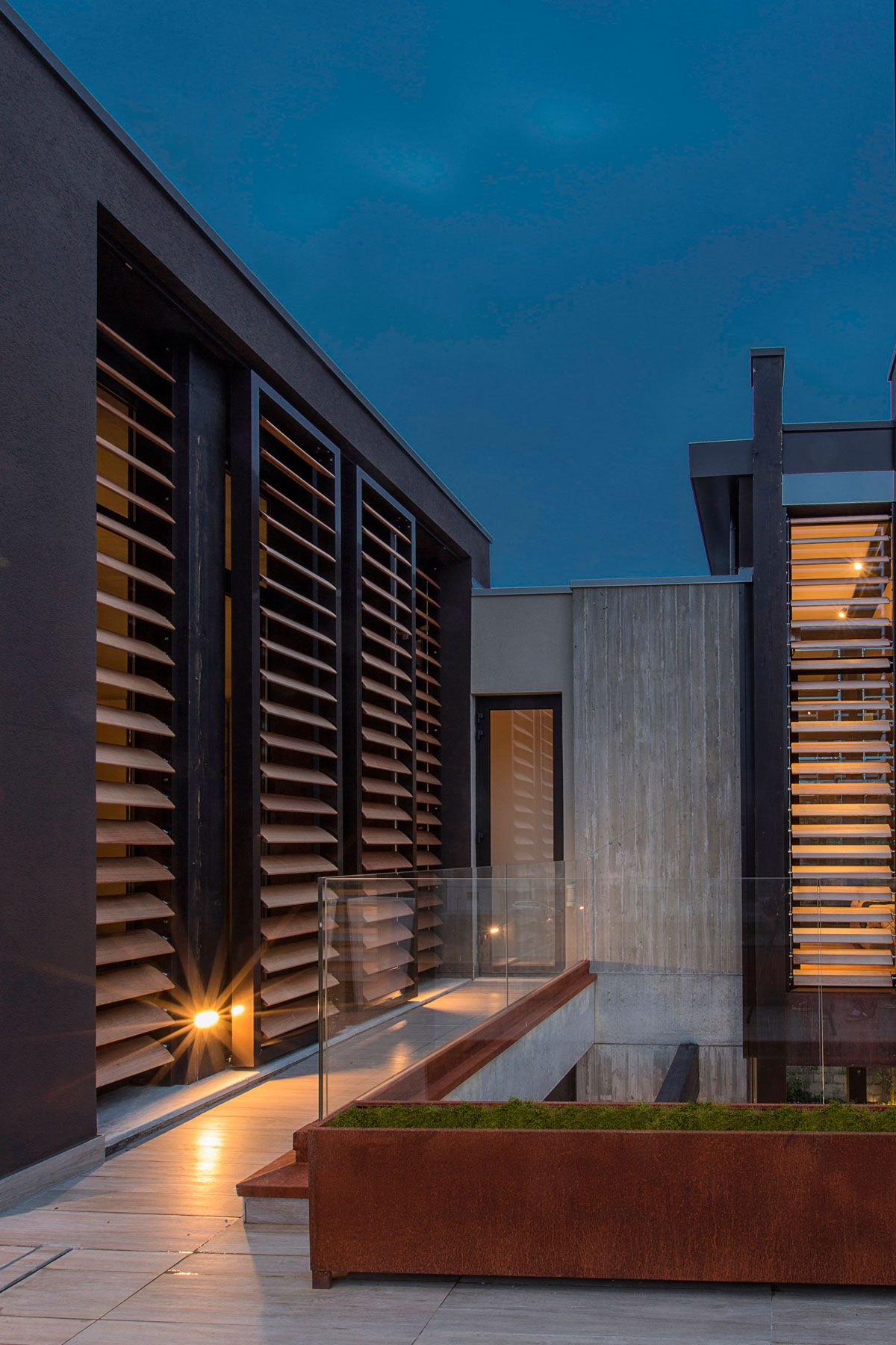 An Elegant Contemporary Home with a Stunning Landscaping Program in Bologna, Italy by Giraldi Associati Architetti (47)