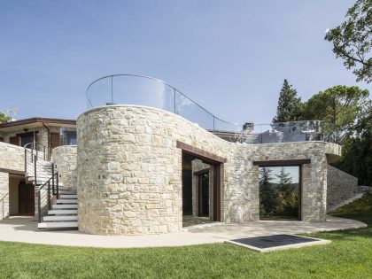 An Elegant Contemporary Home with an Indoor and Outdoor Pool in Perugia by Giammetta Architects (21)