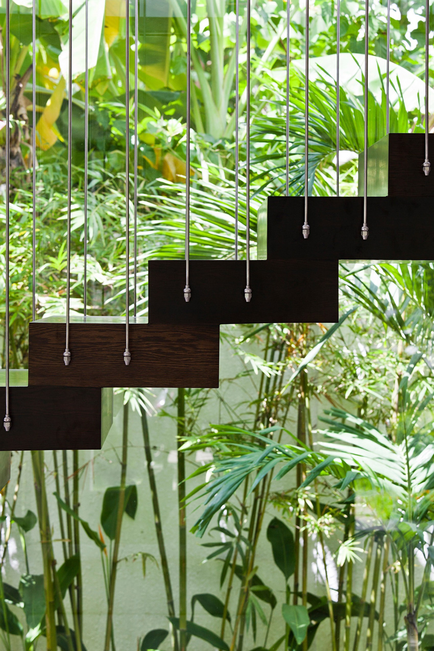 An Elegant Contemporary House with Clean Lines and Open Spaces in Thao Dien by MM ++ Architects (17)