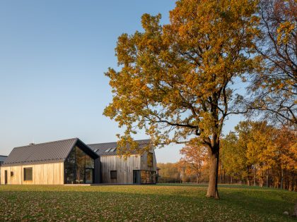 An Elegant Countryside Home for a Large Beautiful Family in Kaunas, Lithuania by ARCHISPEKTRAS (10)