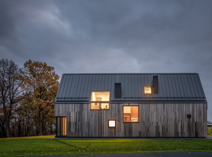 An Elegant Countryside Home for a Large Beautiful Family in Kaunas, Lithuania by ARCHISPEKTRAS (5)