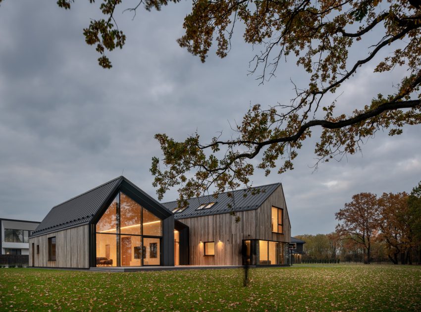 An Elegant Countryside Home for a Large Beautiful Family in Kaunas, Lithuania by ARCHISPEKTRAS (6)