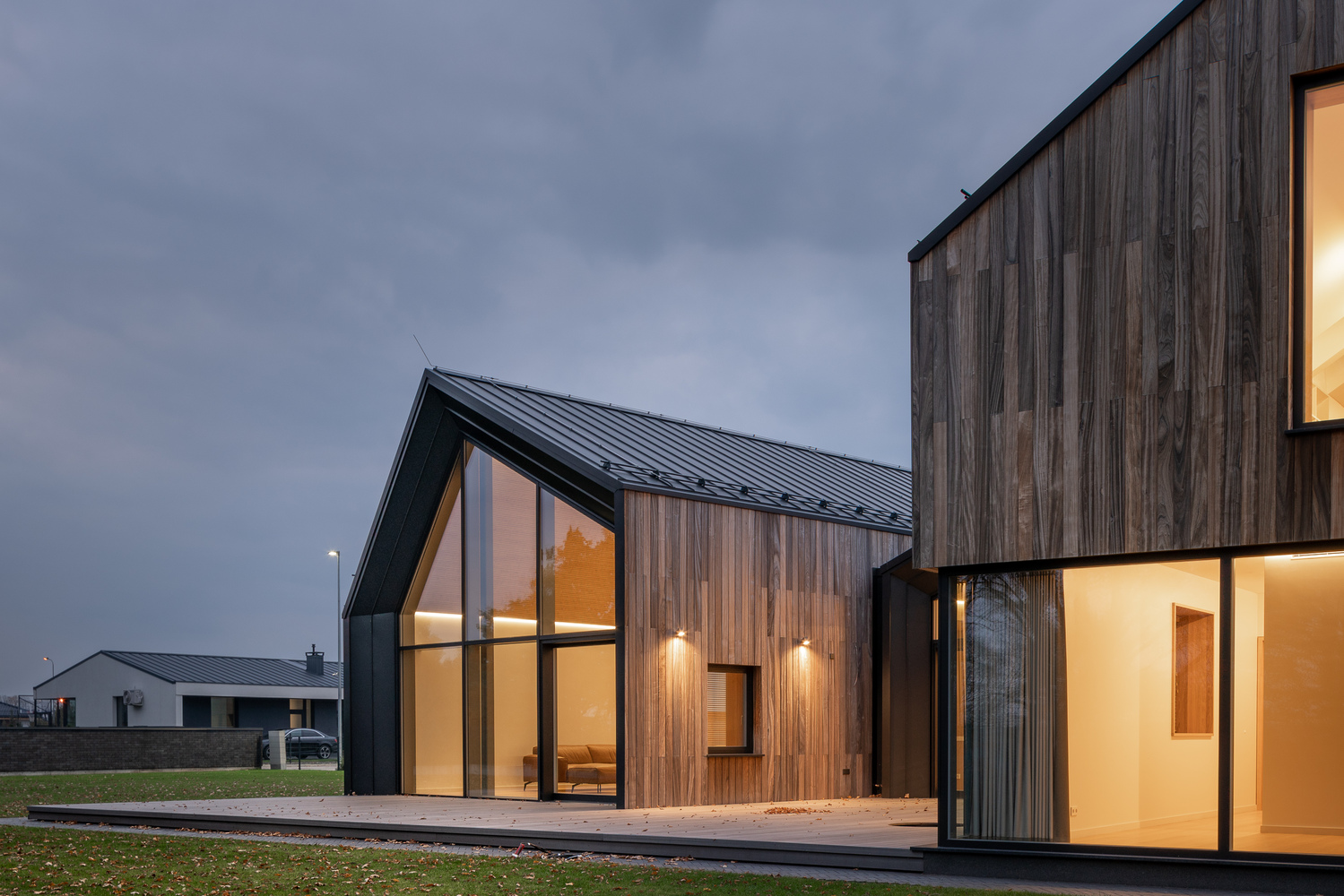 An Elegant Countryside Home for a Large Beautiful Family in Kaunas, Lithuania by ARCHISPEKTRAS (7)
