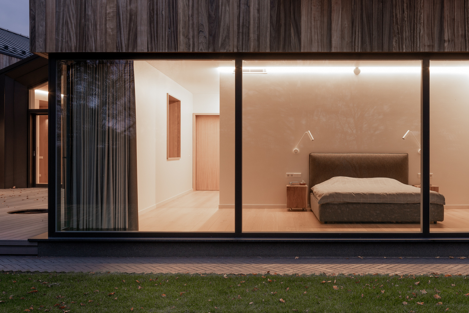 An Elegant Countryside Home for a Large Beautiful Family in Kaunas, Lithuania by ARCHISPEKTRAS (8)