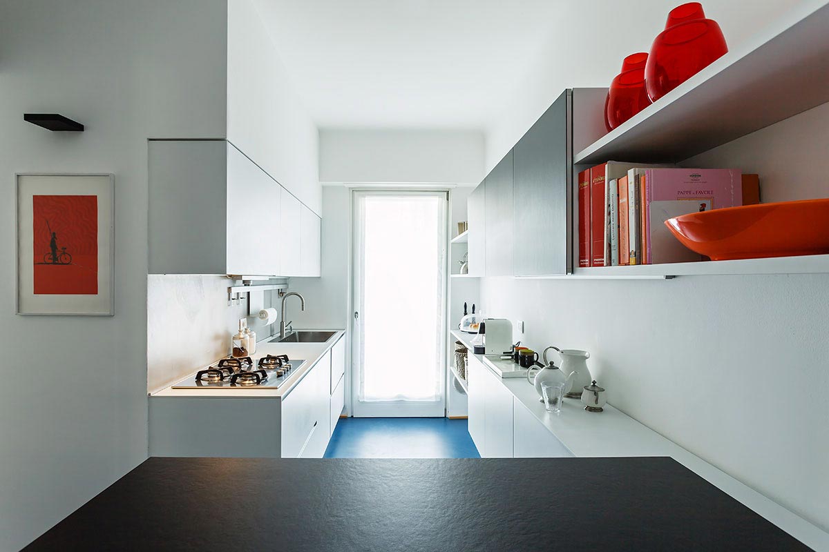 An Elegant Duplex Apartment with Beautiful Interiors in Milan by ACABADOMATE (4)