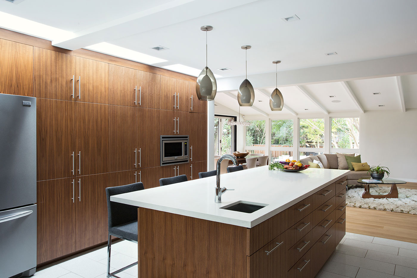 An Elegant Mid-Century Modern House for a Family of Five in Lafayette, California by Klopf Architecture (13)