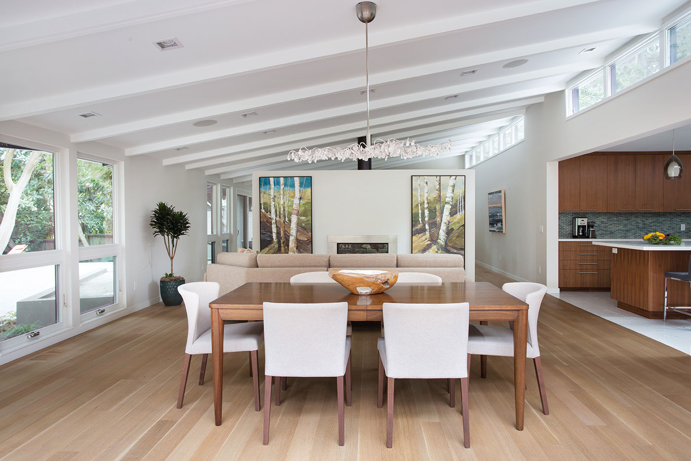An Elegant Mid-Century Modern House for a Family of Five in Lafayette, California by Klopf Architecture (14)