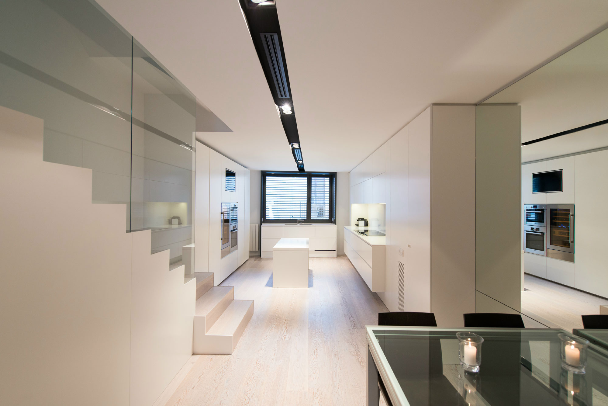 An Elegant Minimalist Home with Beautiful Interiors in Barcelona by ph5 design (10)