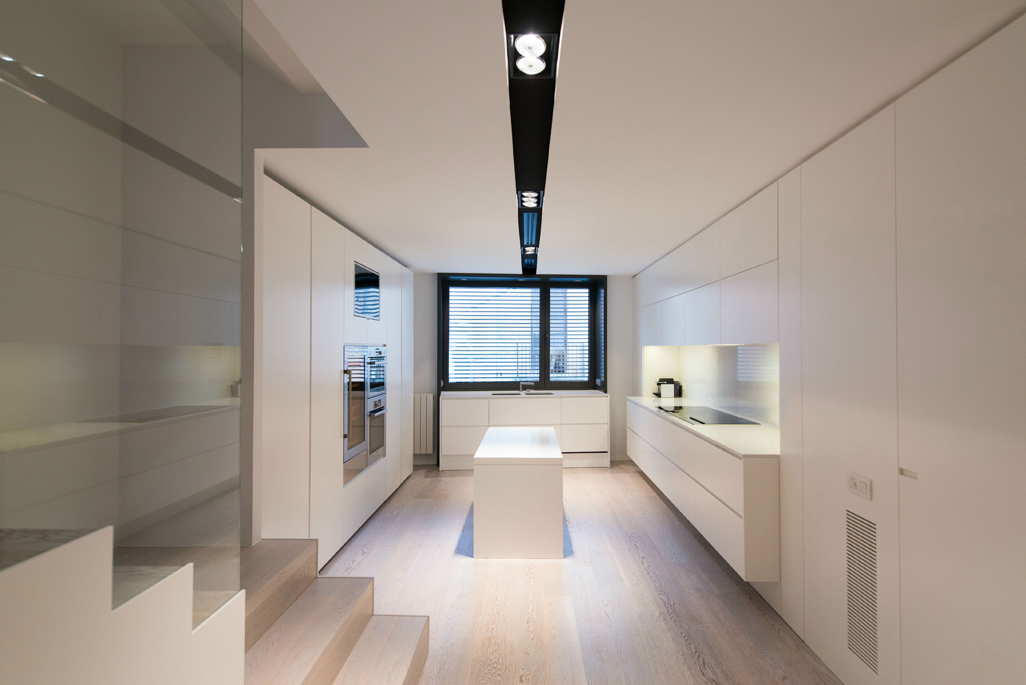 An Elegant Minimalist Home with Beautiful Interiors in Barcelona by ph5 design (8)