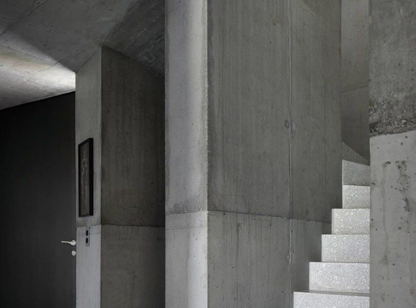 An Elegant Modern Concrete Home in Zuoz, Switzerland by Men Duri Arquint (3)