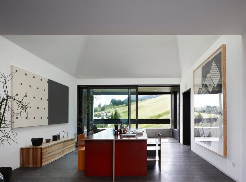 An Elegant Modern Concrete Home in Zuoz, Switzerland by Men Duri Arquint (9)
