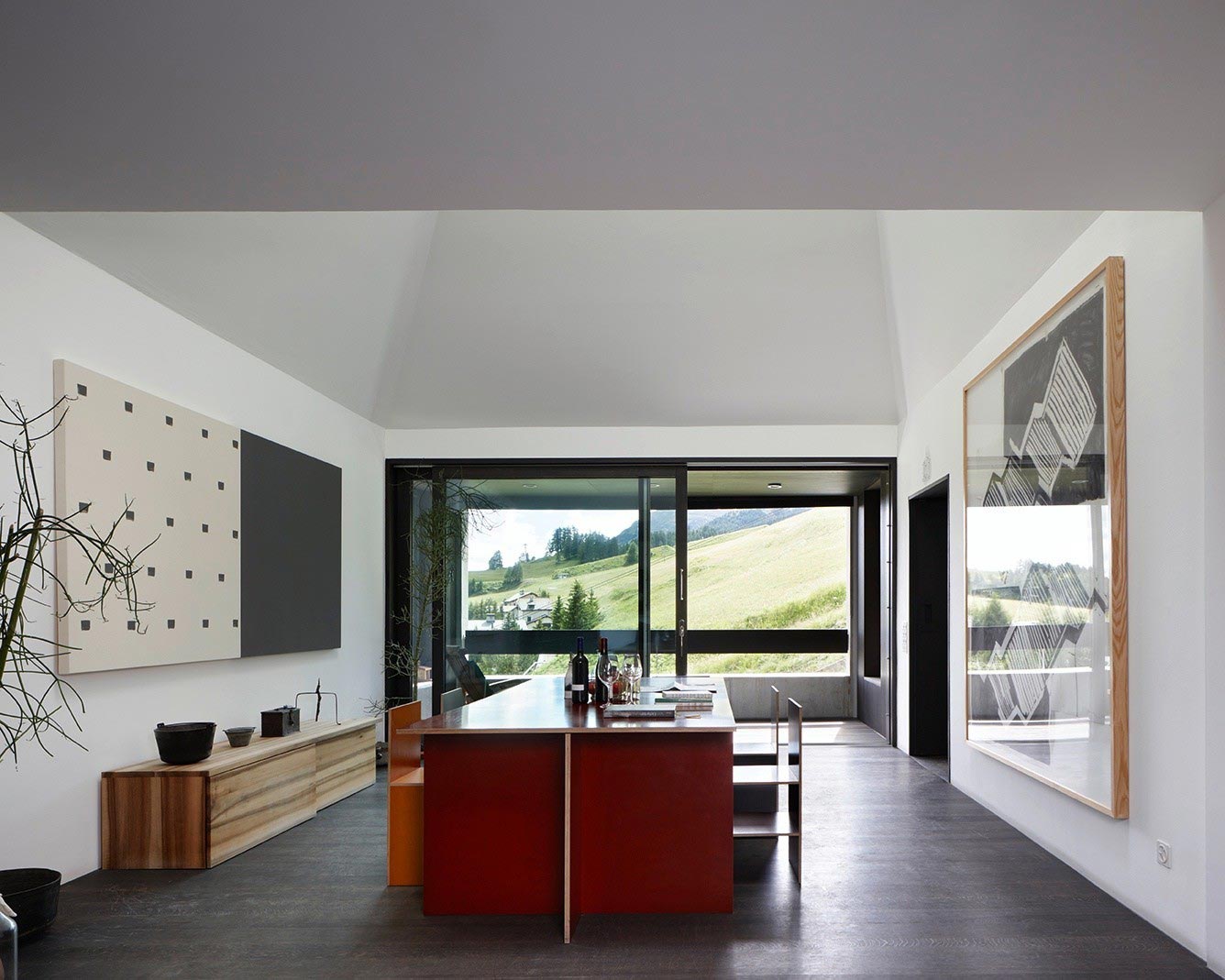 An Elegant Modern Concrete Home in Zuoz, Switzerland by Men Duri Arquint (9)