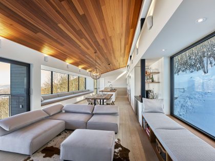 An Elegant Modern Ski Chalet Surrounded by the Forest of Lac Archambault by Robitaille Curtis (4)