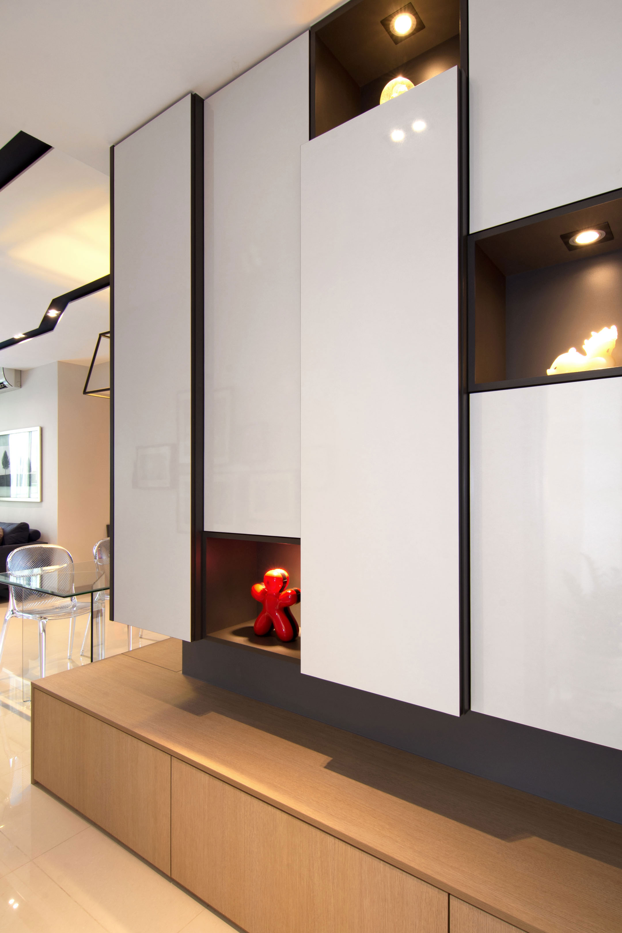 An Elegant Monochromatic Apartment with Light and Airy Interiors in Parc Vera Condo, Singapore by KNQ Associates (5)