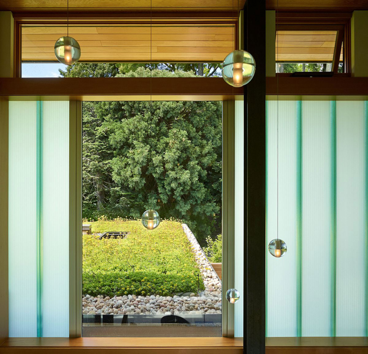 An Elegant Waterfront Home with Warm and Welcoming Interiors in Seattle by DeForest Architects (10)