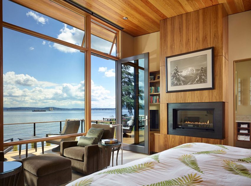 An Elegant Waterfront Home with Warm and Welcoming Interiors in Seattle by DeForest Architects (11)