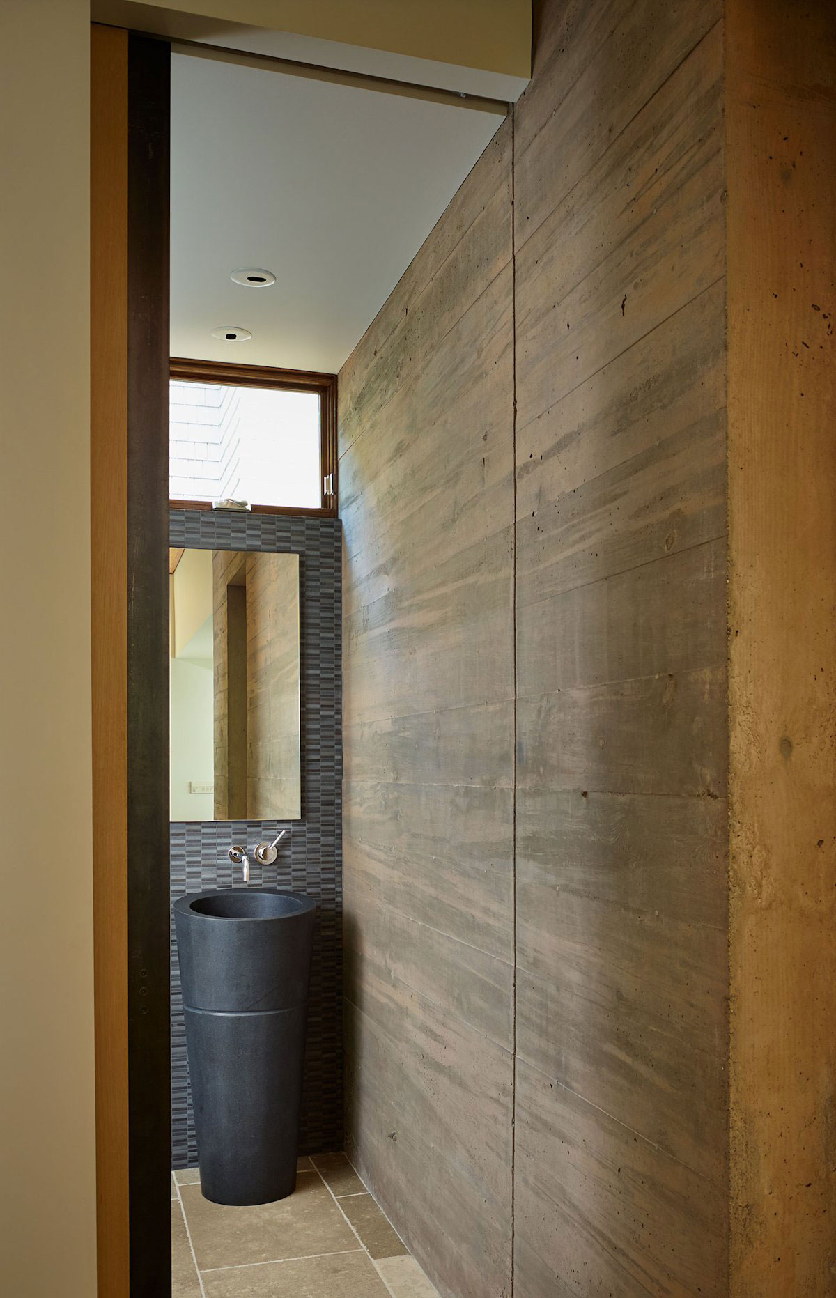 An Elegant Waterfront Home with Warm and Welcoming Interiors in Seattle by DeForest Architects (13)