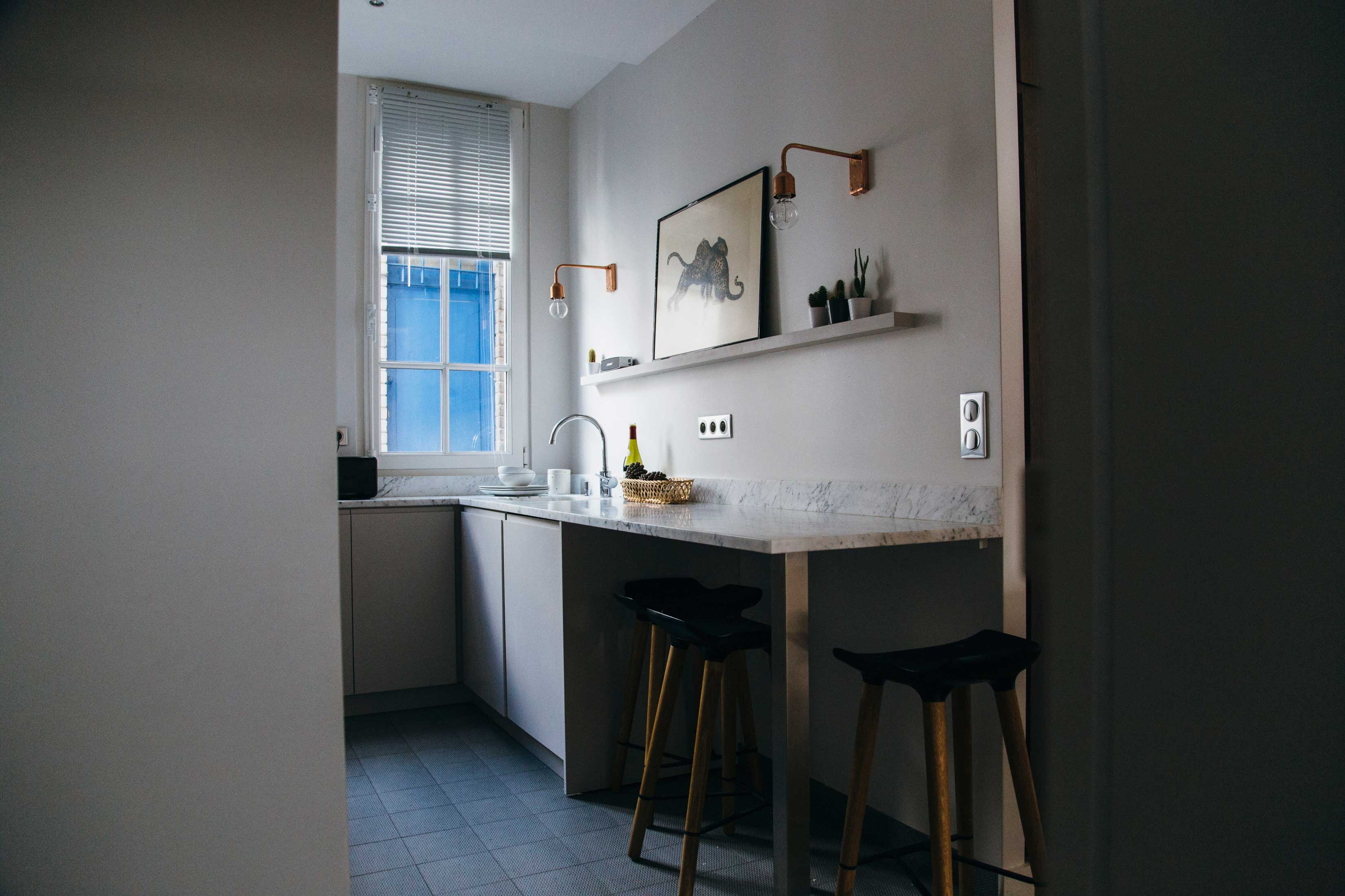 An Elegant and Luminous Contemporary Home in Paris by Camille Hermand Architectures (11)