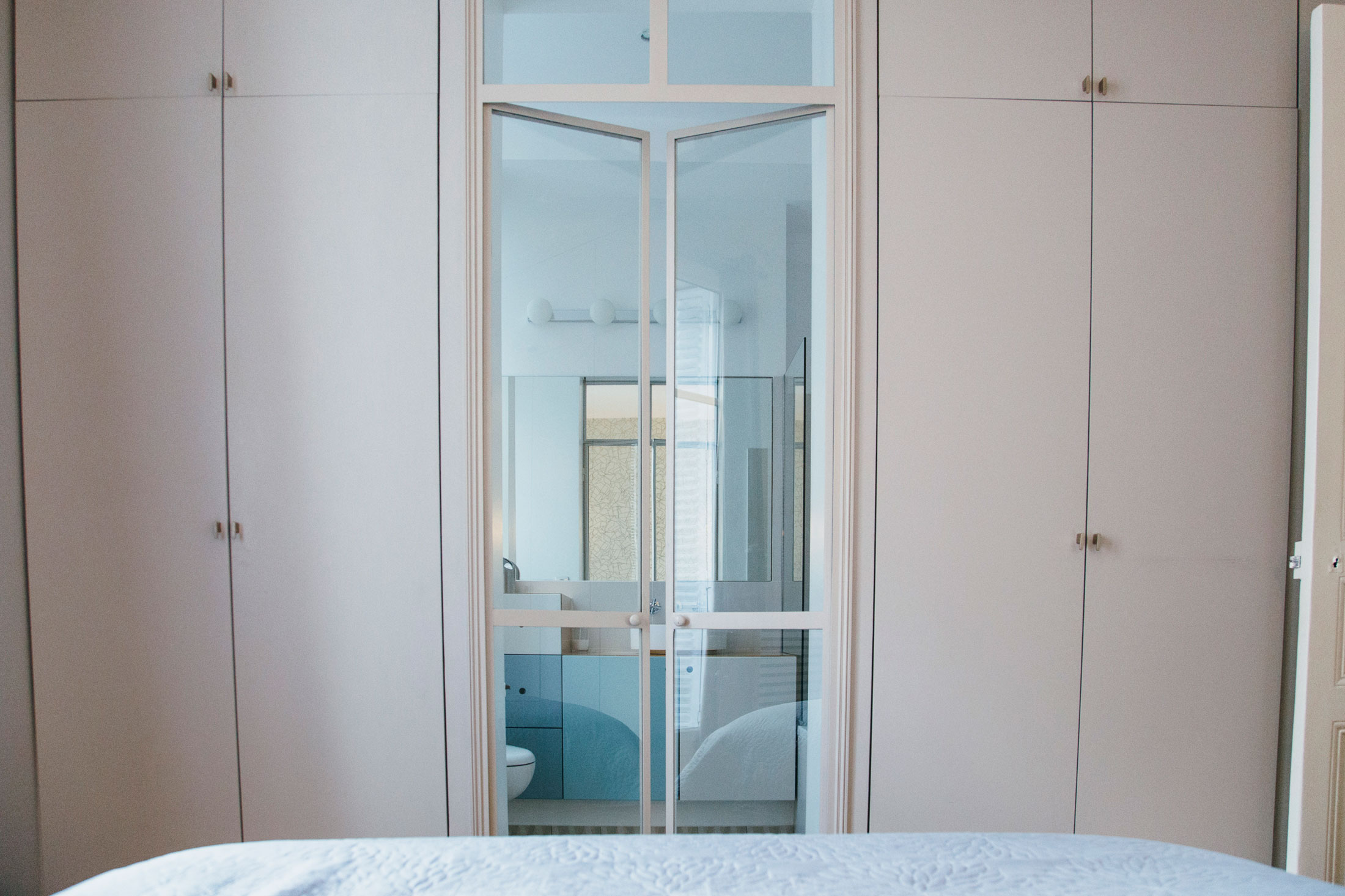 An Elegant and Luminous Contemporary Home in Paris by Camille Hermand Architectures (34)