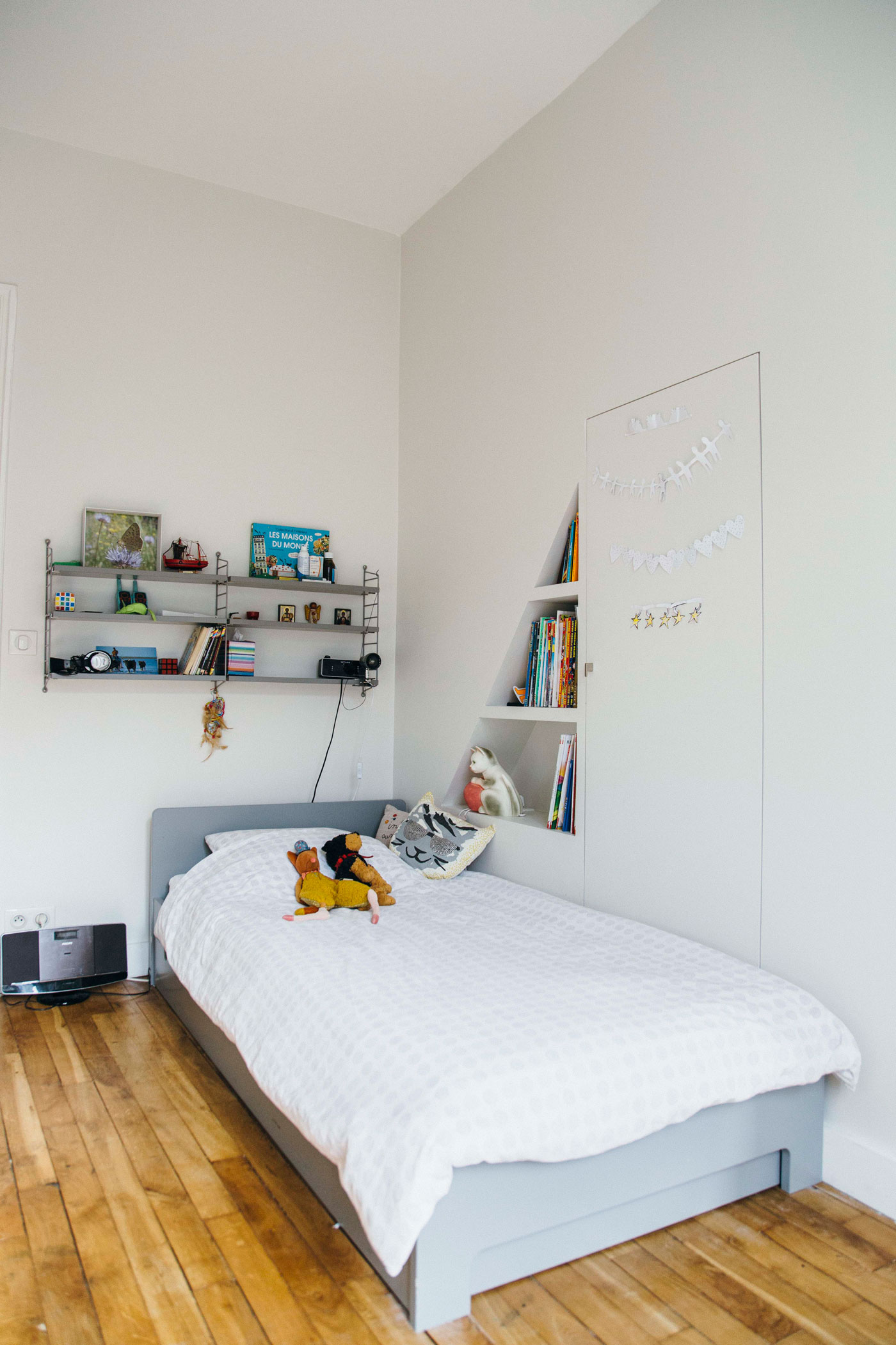 An Elegant and Luminous Contemporary Home in Paris by Camille Hermand Architectures (35)