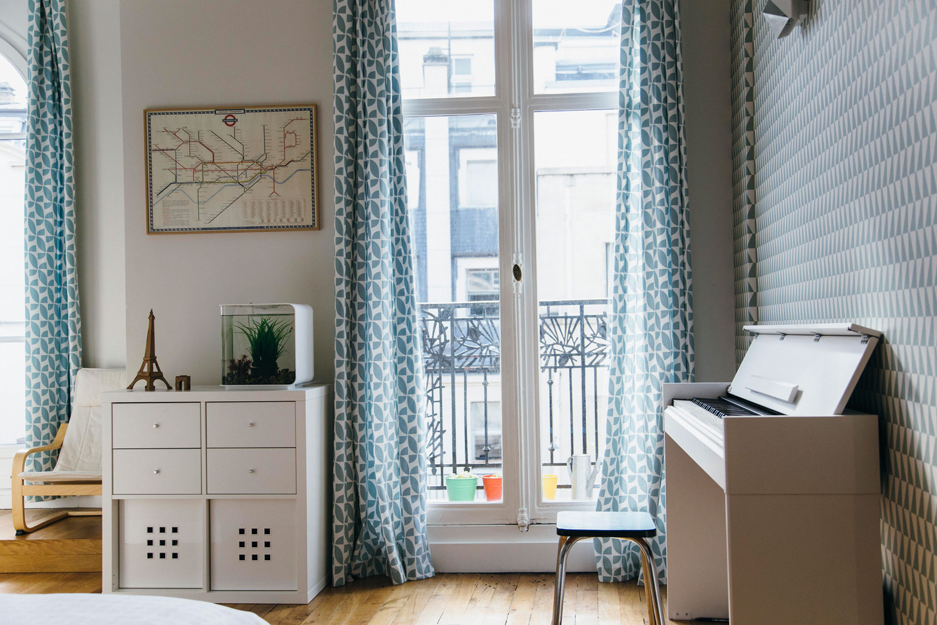 An Elegant and Luminous Contemporary Home in Paris by Camille Hermand Architectures (37)